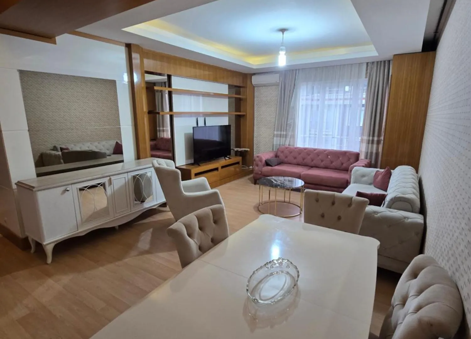 Bueyuek Guezel Muekemmel Bir Daire 伊斯坦布尔 0*,  土耳其