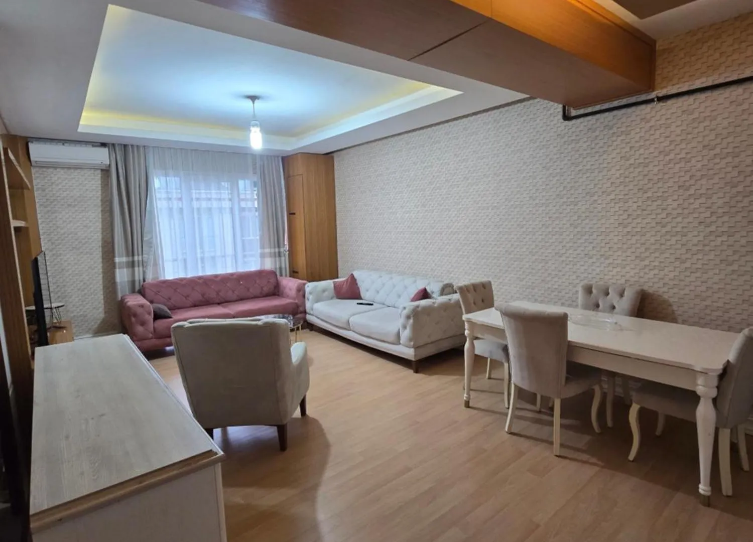 Bueyuek Guezel Muekemmel Bir Daire Stambuł Apartament